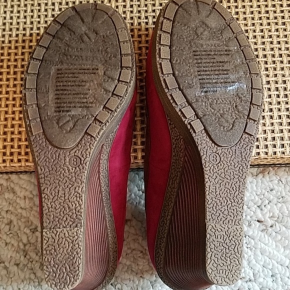 NWOT Burgundy Wedge Loafer - Picture 3 of 8